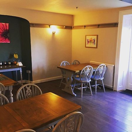 The Greyhound Inn Bedale Buitenkant foto