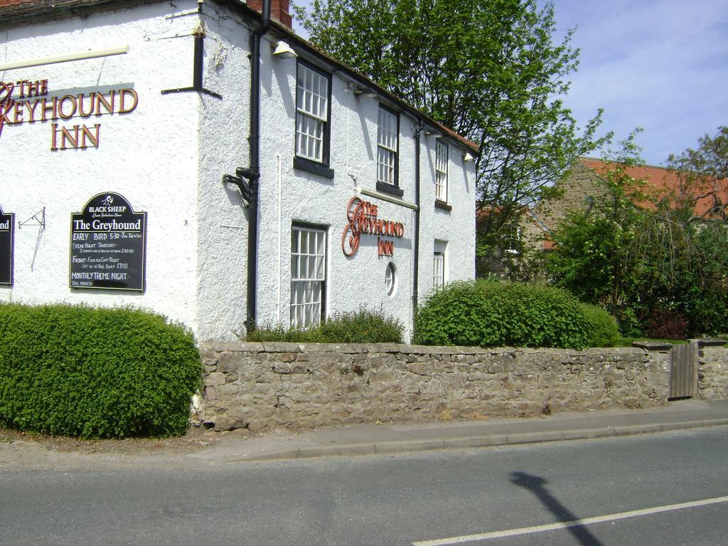 The Greyhound Inn Bedale Buitenkant foto