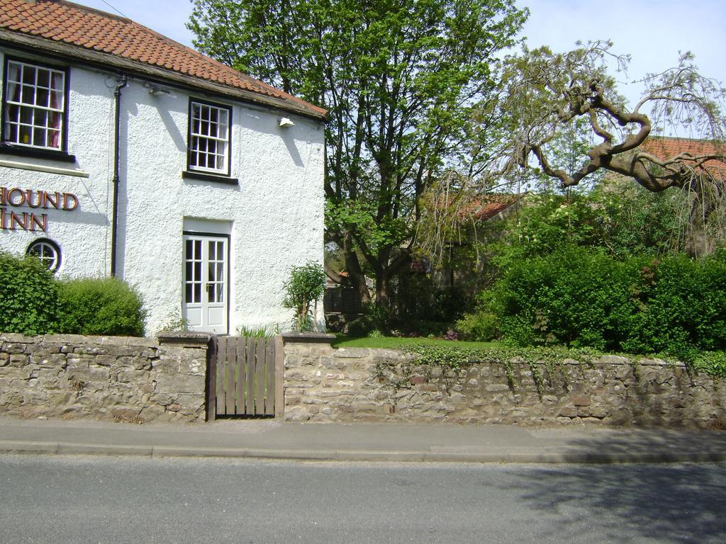 The Greyhound Inn Bedale Buitenkant foto