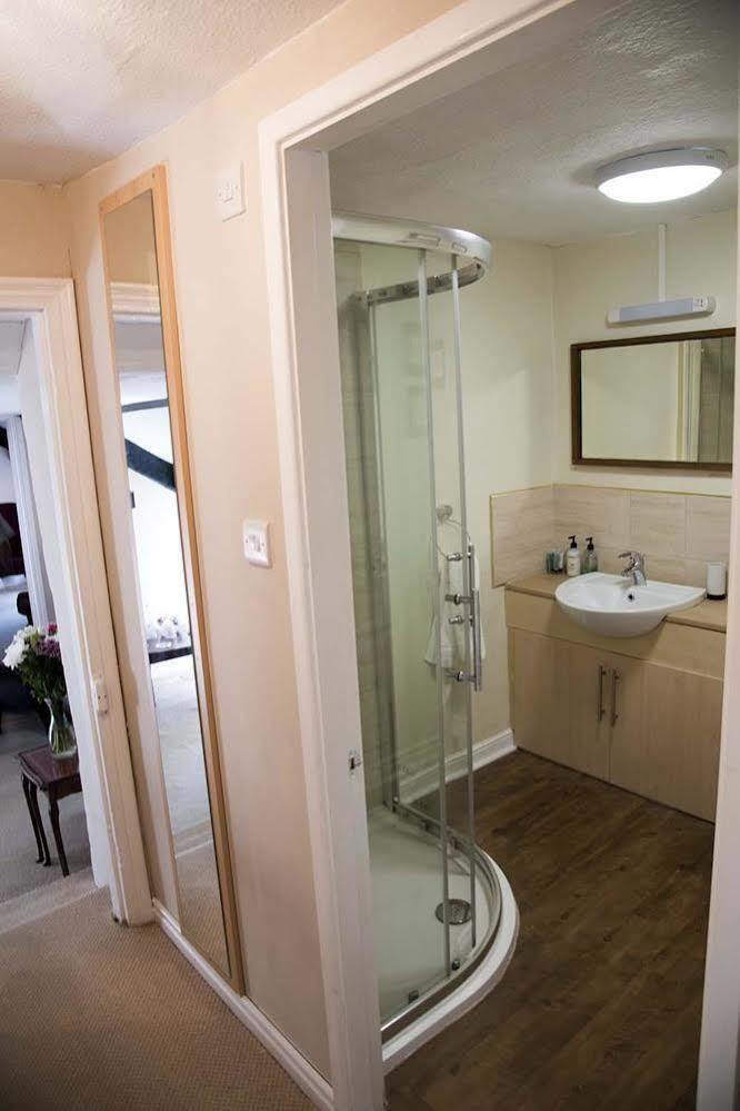 The Greyhound Inn Bedale Buitenkant foto