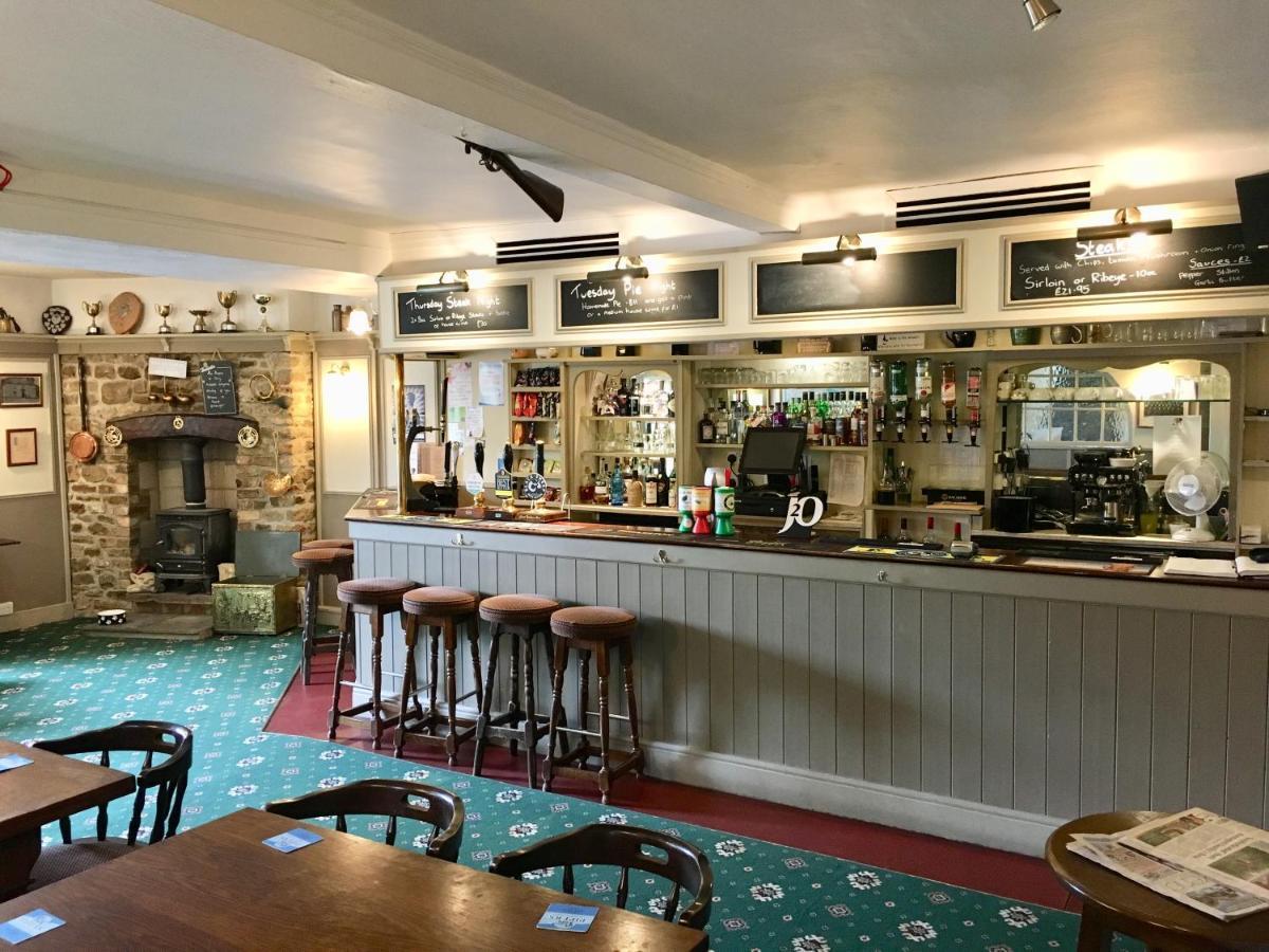 The Greyhound Inn Bedale Buitenkant foto
